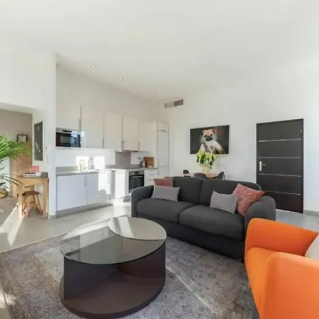 Amazing & Modern 2-bedrooms Apartment Cannes